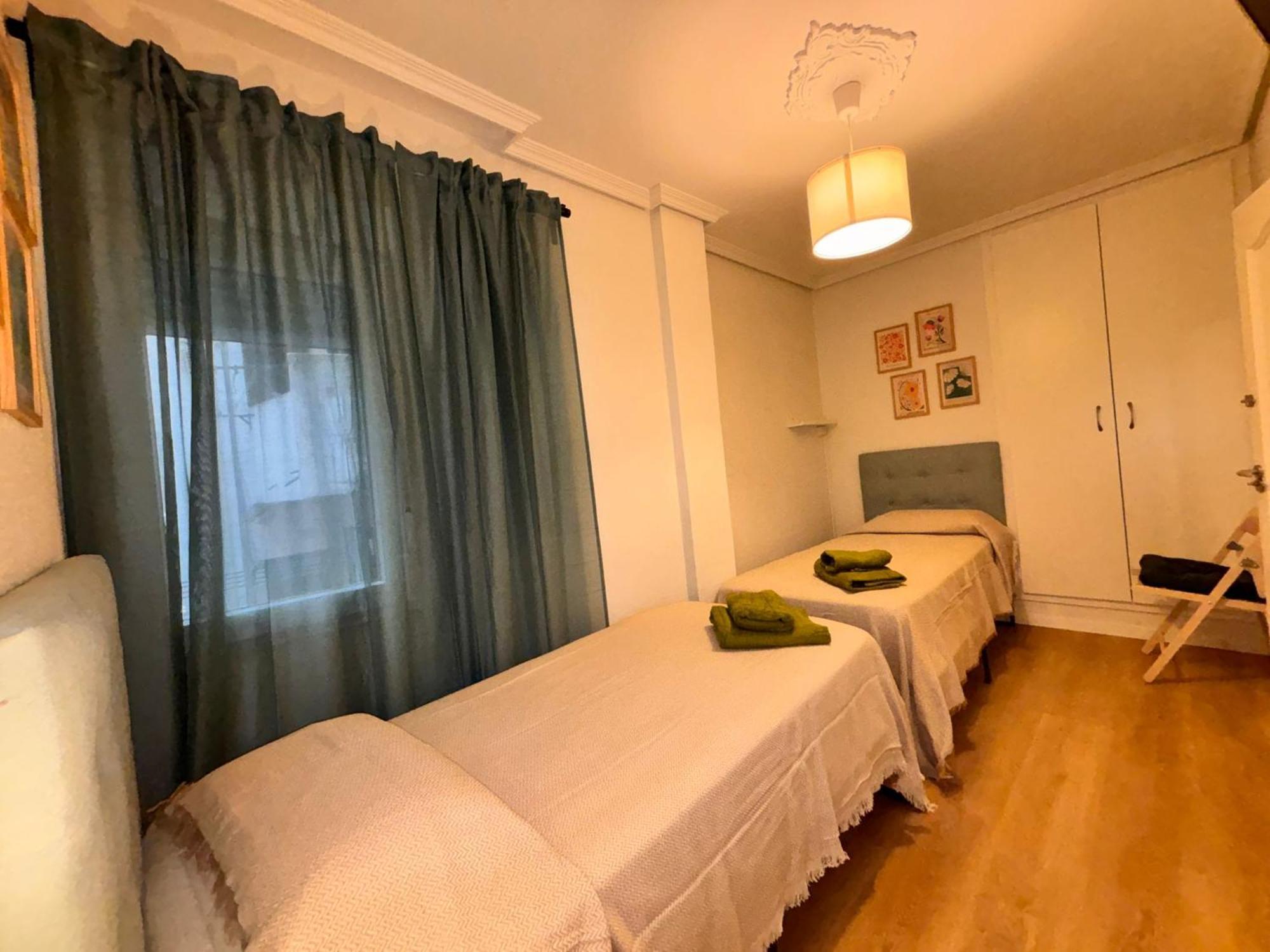 Rooms Carlos - Junto A Plaza Mayor - Madrid — Photos 3